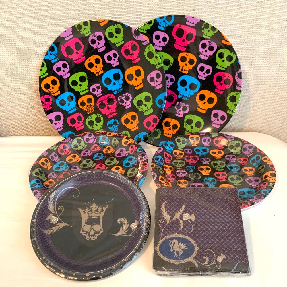 Skull Plates & Assorted Skull/ Dragon Napkins